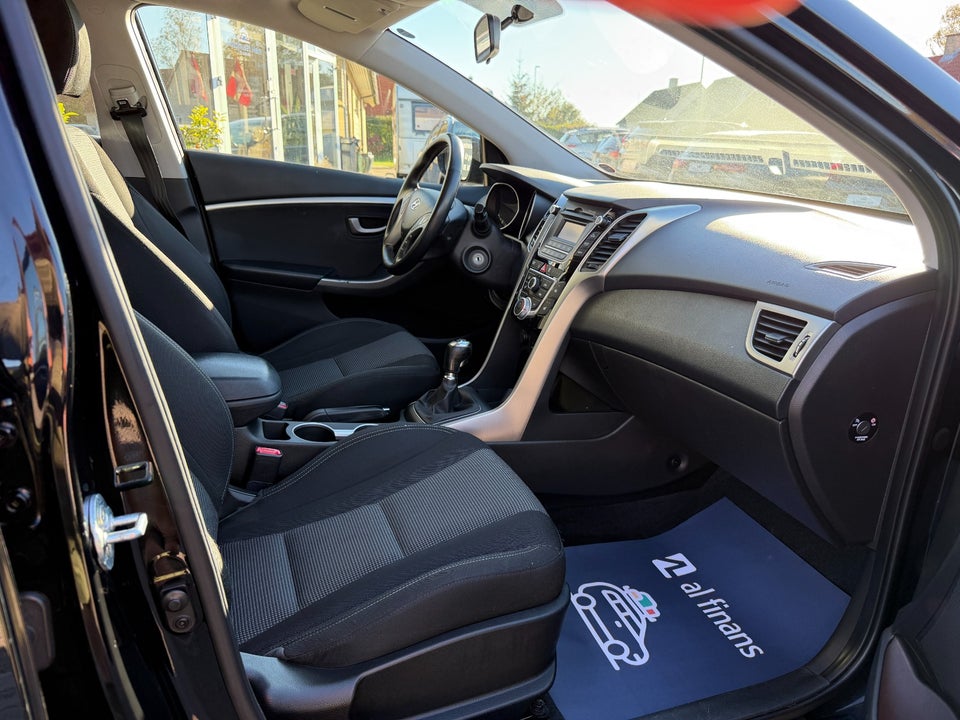 Hyundai i30 1,6 GDi XTR Eco 5d