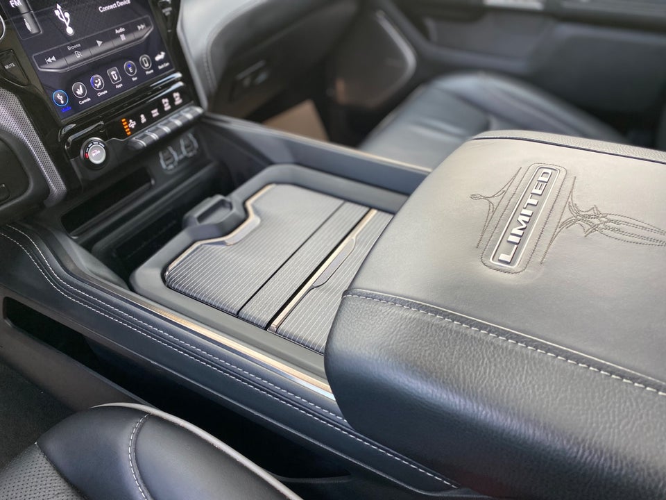 Dodge RAM 1500 5,7 V8 Hemi Limited Night aut. 4d