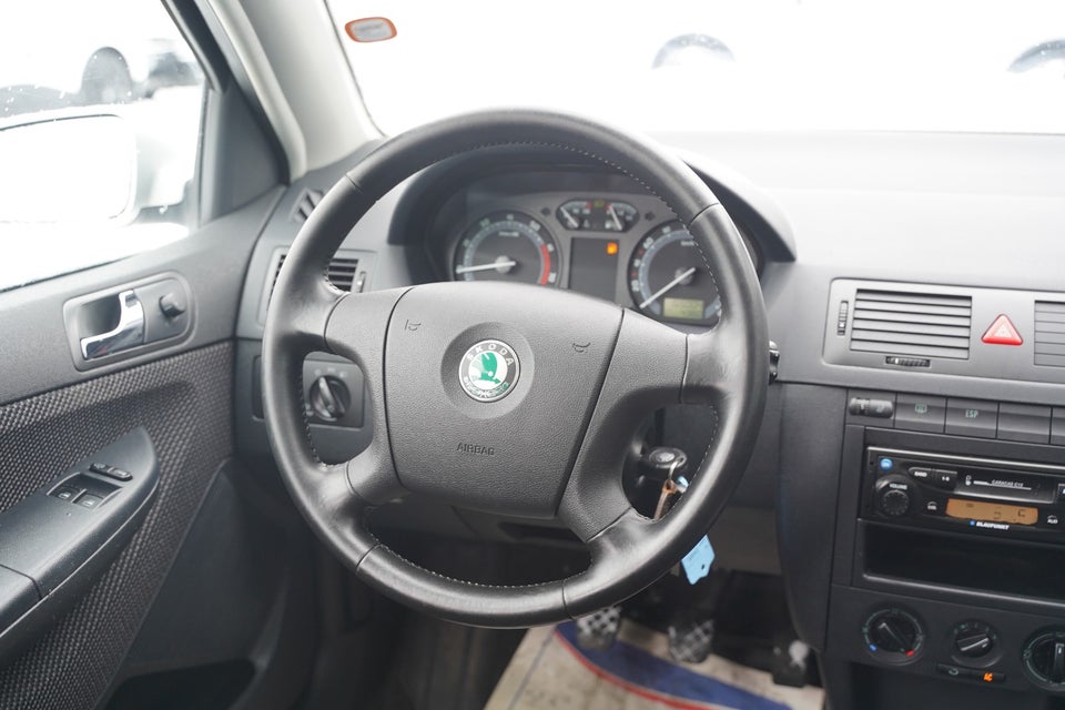 Skoda Fabia 1,4 16V 75 Elegance 5d