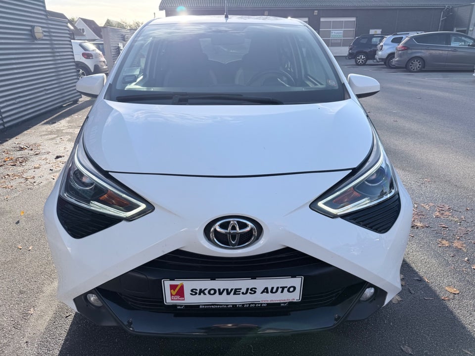 Toyota Aygo 1,0 VVT-i x-press 5d