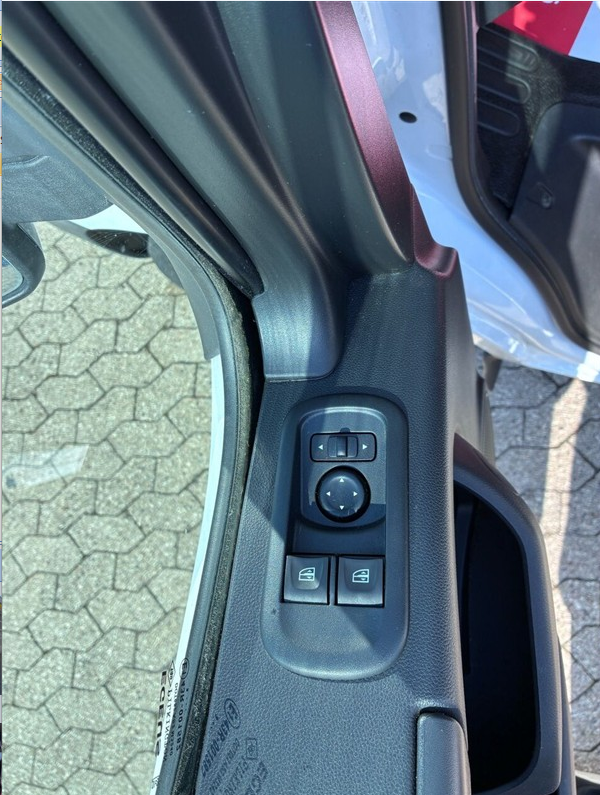 Nissan NV400 2,3 dCi 150 L3H2 Kassevogn