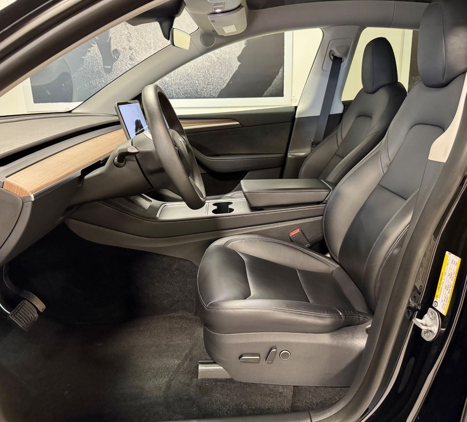 Tesla Model Y Long Range AWD 5d