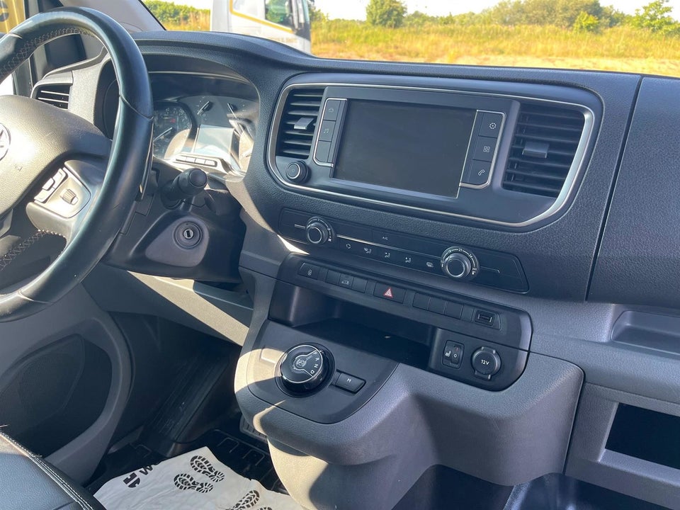 Toyota ProAce 2,0 D 122 Medium Comfort Master aut. 5d