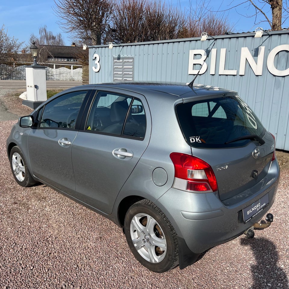 Toyota Yaris 1,3 TX 5d
