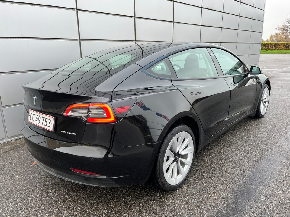 Tesla Model 3 Long Range AWD 4d