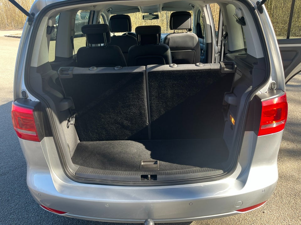 VW Touran 2,0 TDi 140 Comfortline DSG BMT 7prs 5d