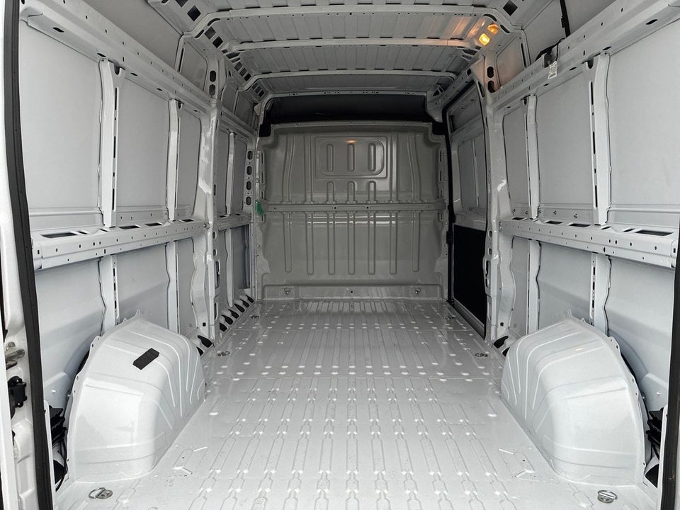 Fiat Ducato 35 Maxi 2,2 MJT 180 Kassevogn L3H2 Pro+ aut.