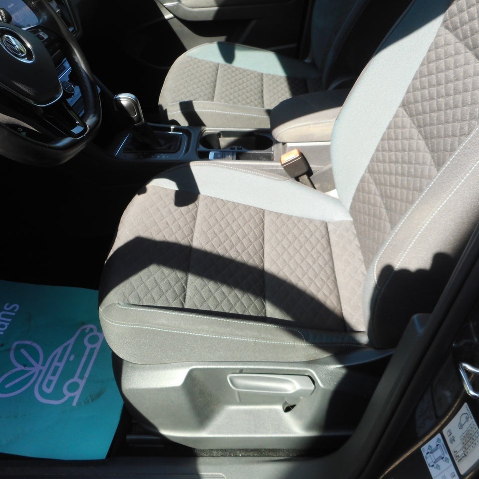 VW Touran 1,6 TDi 115 IQ.Drive DSG 7prs 5d
