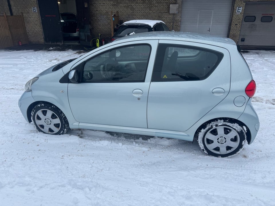 Toyota Aygo 1,0 Plus 5d