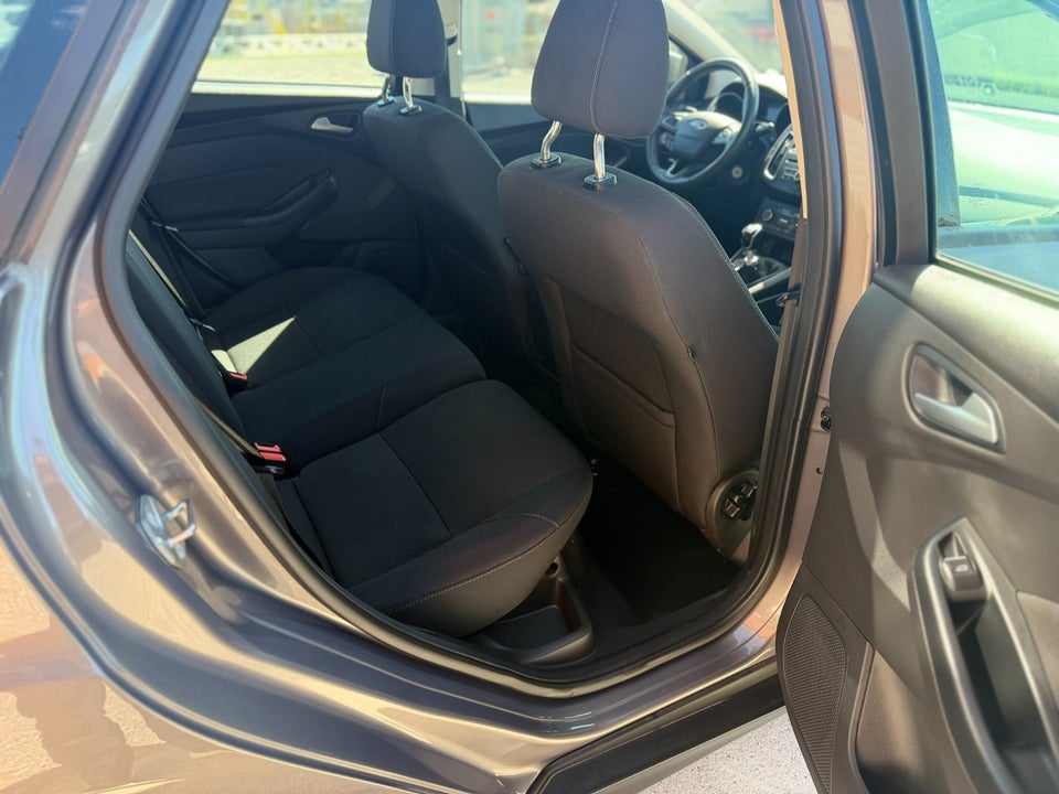 Ford Focus 1,0 SCTi 125 Business stc. 5d