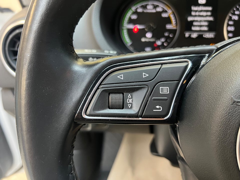 Audi A3 1,4 e-tron Sportback S-tr. 5d