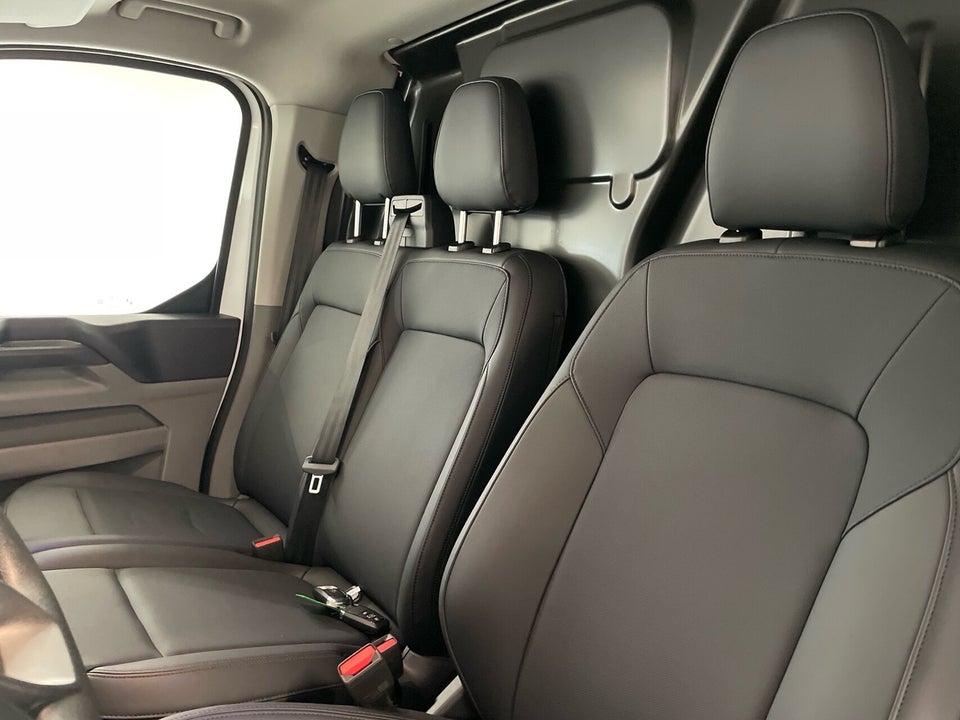 Ford E-Transit Custom 320 L1 64 Trend