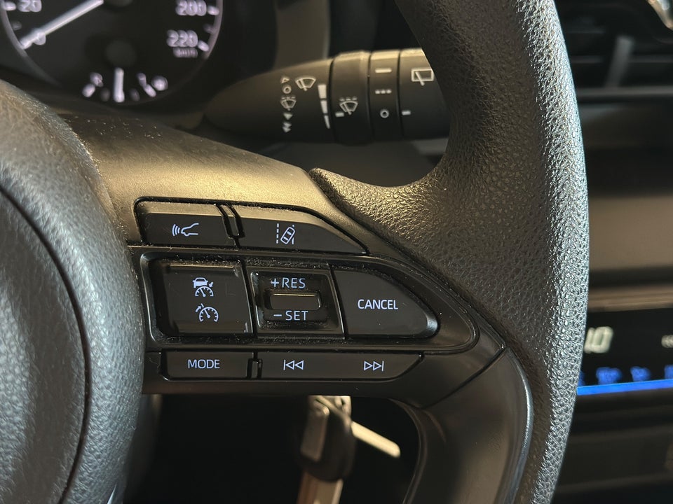 Toyota Yaris 1,5 Hybrid Active e-CVT 5d