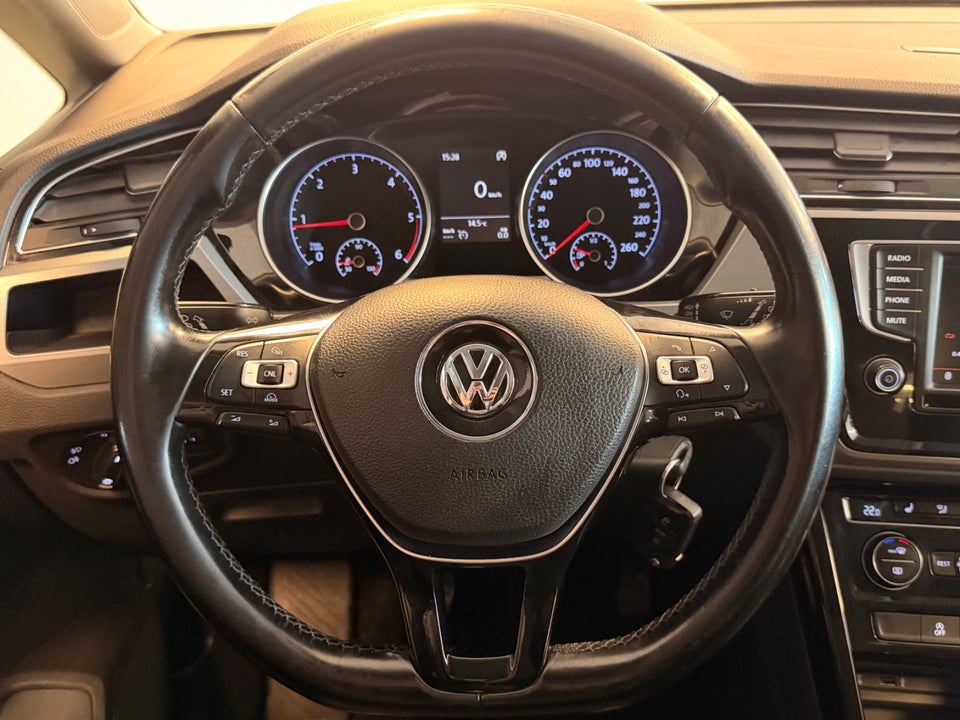VW Touran 1,6 TDi 110 Comfortline 7prs 5d