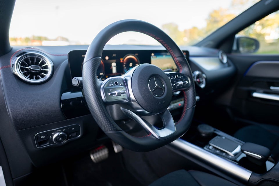 Mercedes EQA350 AMG Line 4Matic 5d