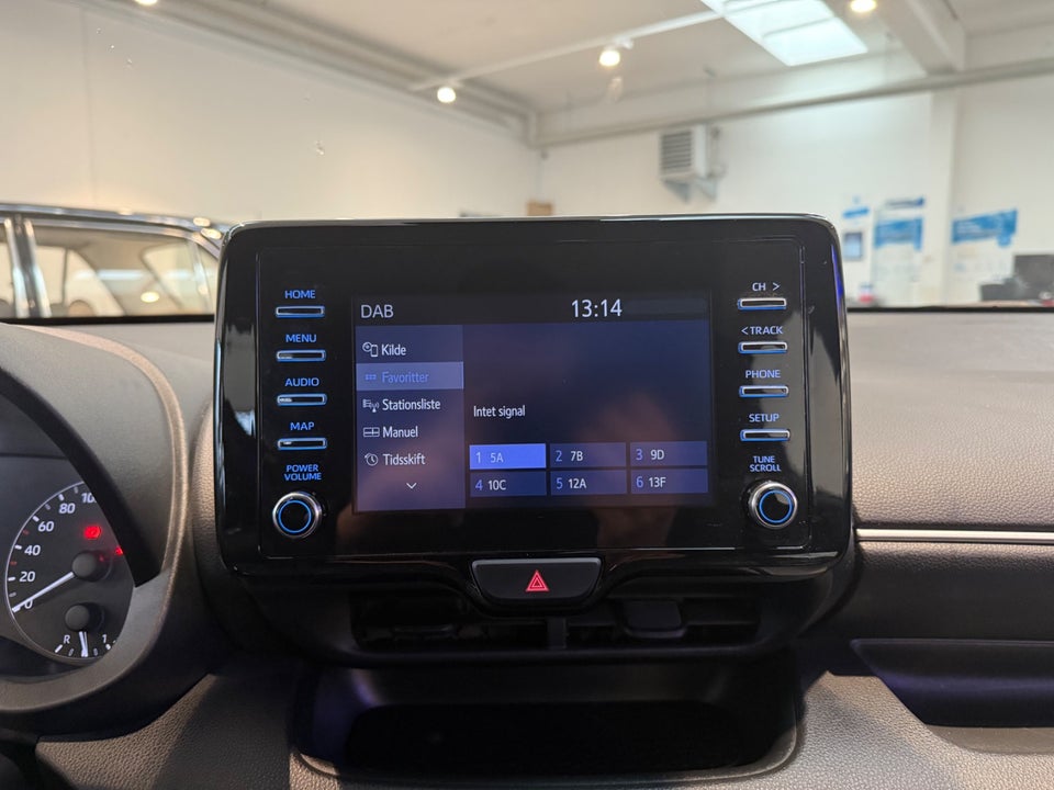 Toyota Yaris 1,5 Hybrid H1 e-CVT 5d