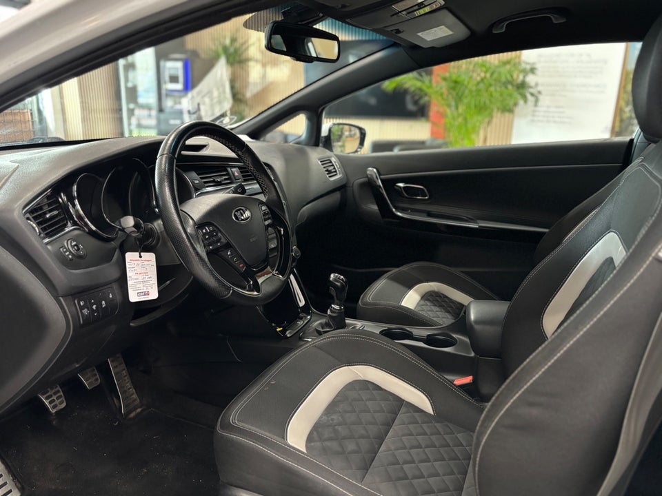 Kia Ceed 1,6 CRDi 136 GT-Line Limited 5d