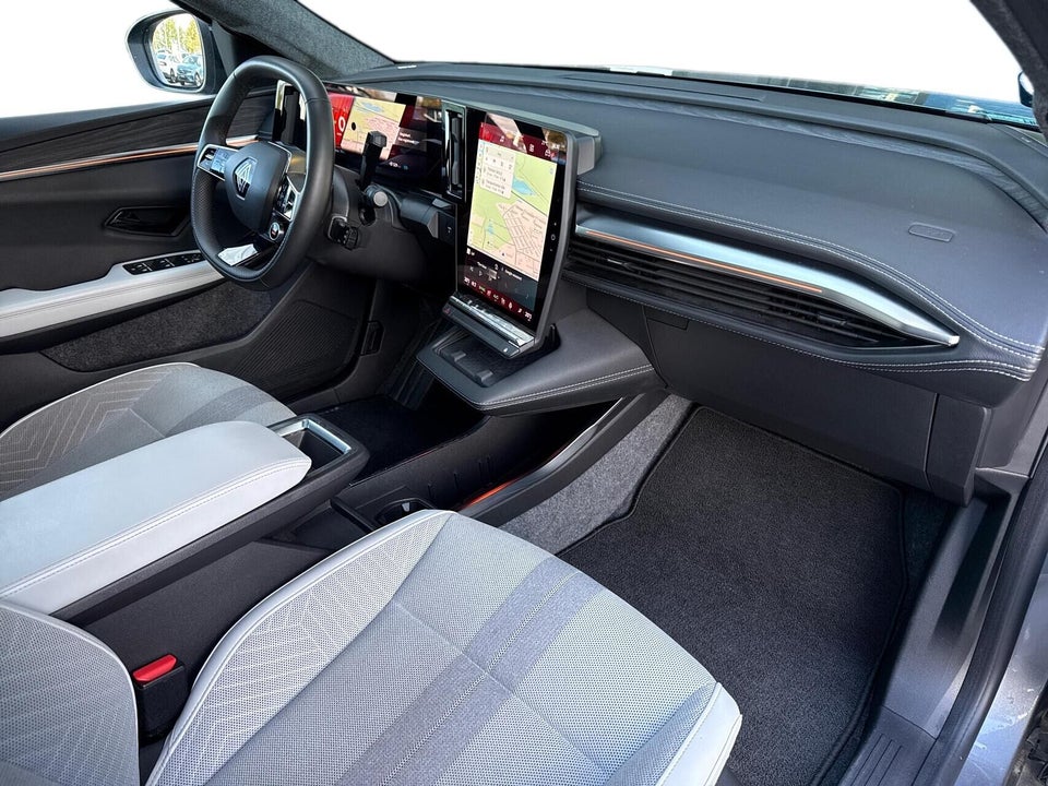 Renault Scenic E-Tech 87 Iconic 5d