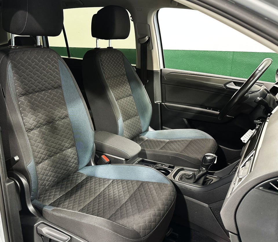 VW Touran 1,6 TDi 115 IQ.Drive DSG 7prs 5d