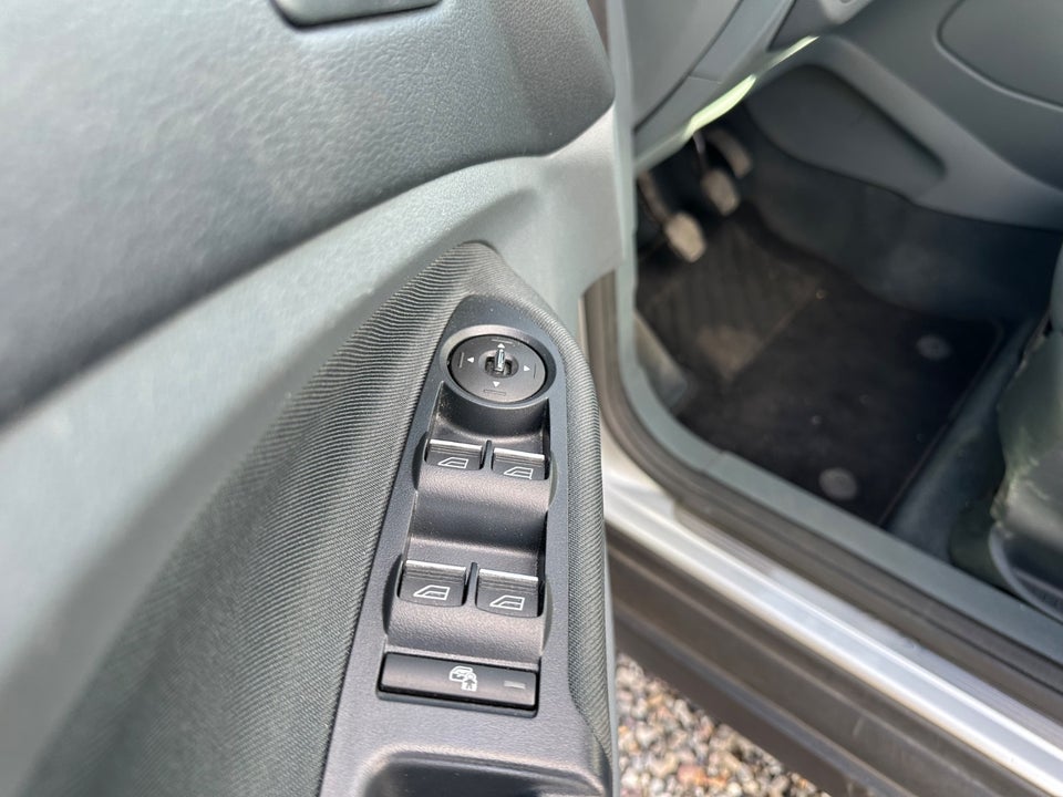 Ford C-MAX 1,6 Ti-VCT 105 Titanium 5d