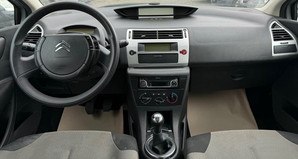 Citroën C4 1,4 16V Advance 5d