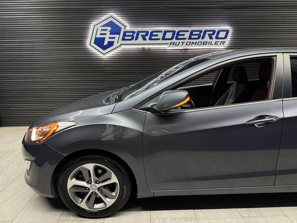 Hyundai i30 1,6 CRDi 110 EM-Edition 5d