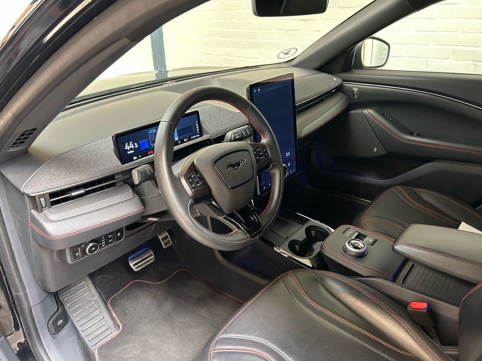 Ford Mustang Mach-E 70 Premium Standard Range AWD 5d