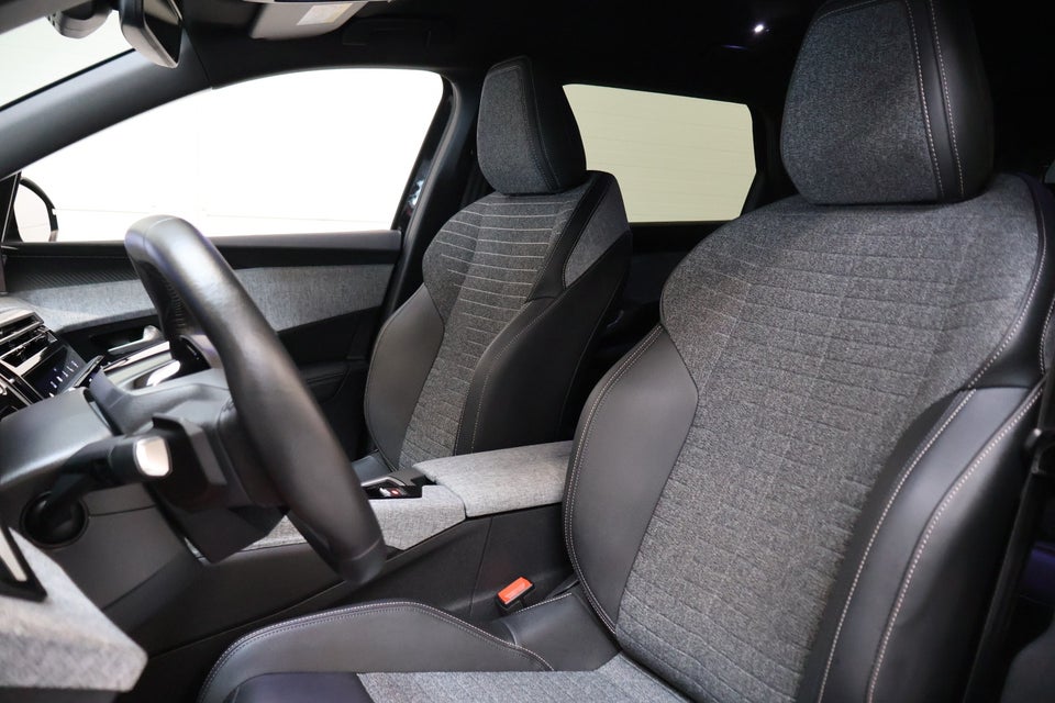 Peugeot e-5008 77 Allure Pack 7prs 5d