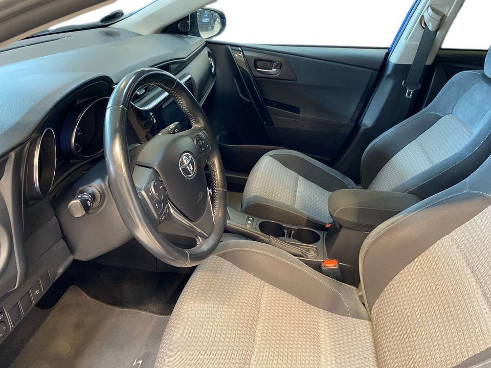 Toyota Auris 1,8 Hybrid H2 Selected Touring Sports CVT 5d