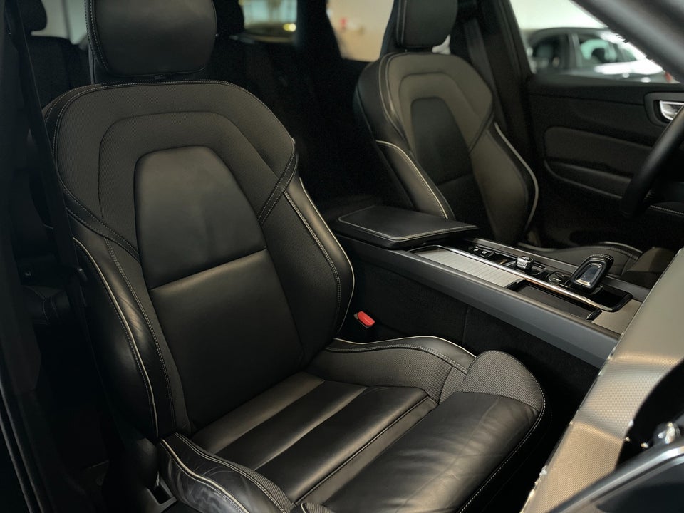 Volvo XC60 2,0 T6 ReCharge R-Design aut. AWD 5d