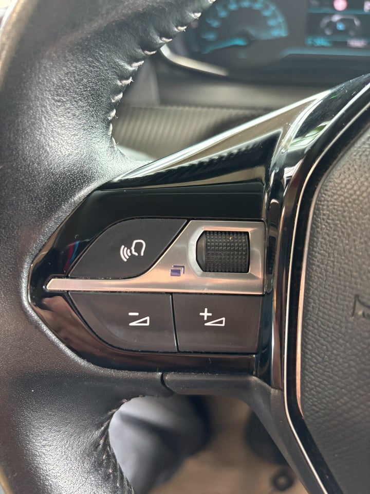 Peugeot e-208 50 Allure 5d