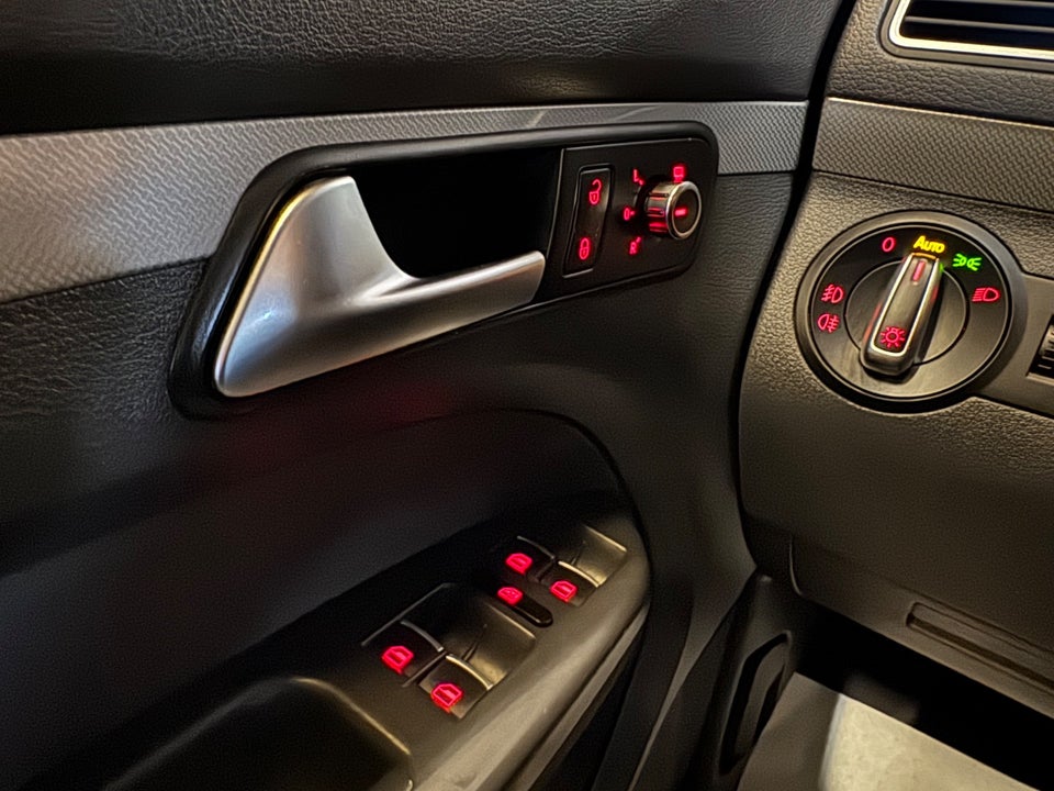 VW Touran 1,6 TDi 105 Match BMT 7prs 5d