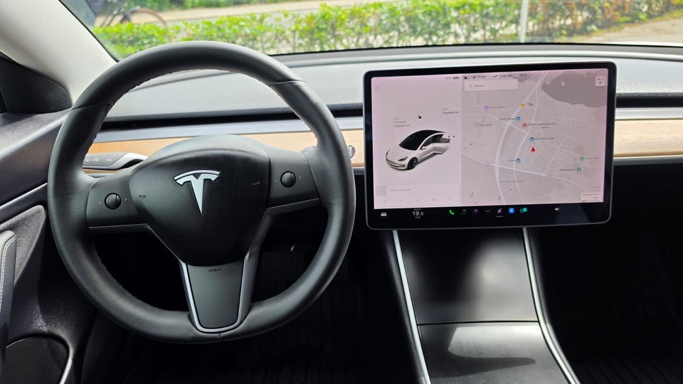 Tesla Model 3 Long Range AWD 4d