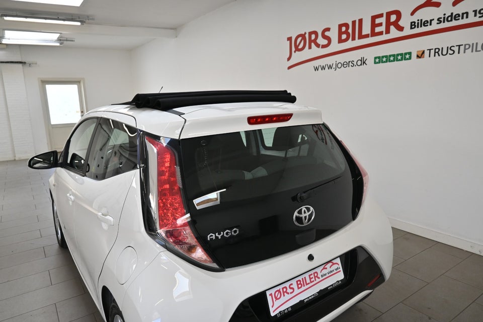 Toyota Aygo 1,0 VVT-i x-wave Sky 5d