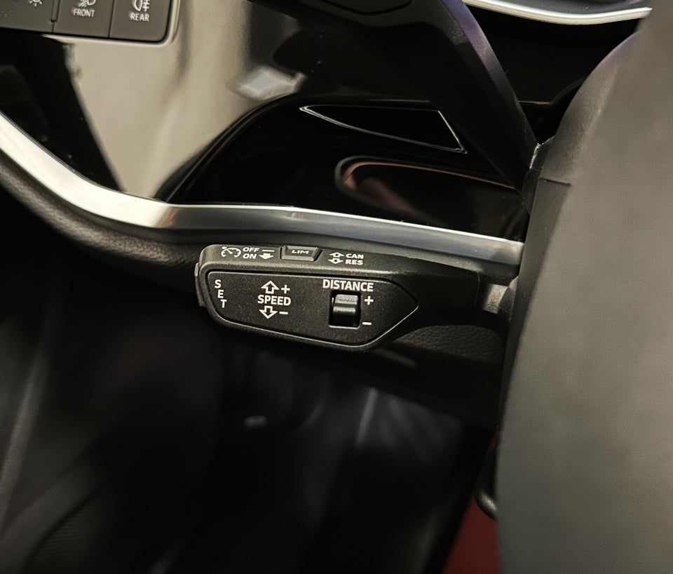 Audi Q3 45 TFSi e Attitude plus S-tr. 5d