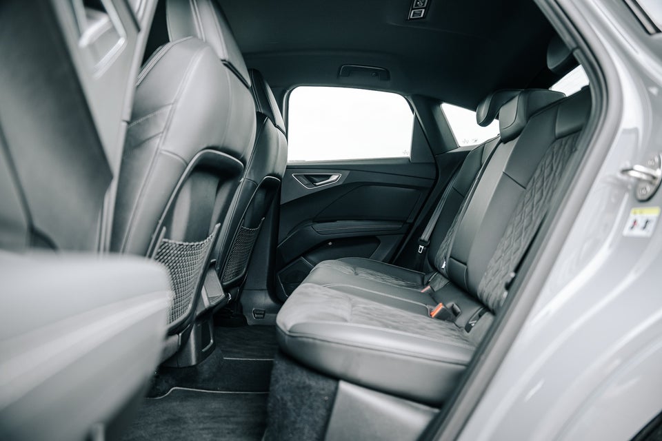 Audi Q4 e-tron 40 S-line Sportback 5d