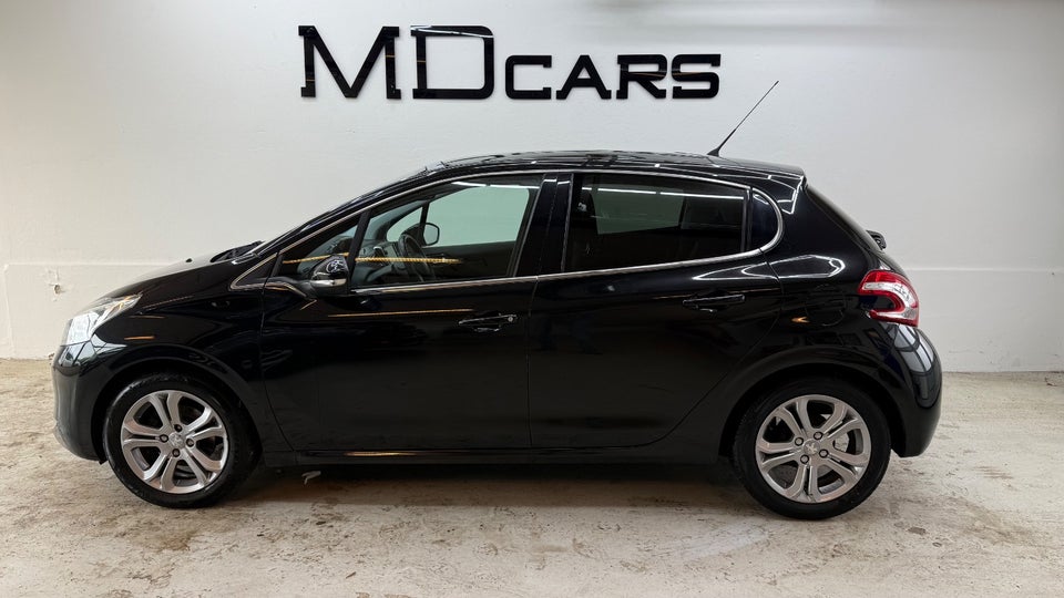 Peugeot 208 1,2 PureTech 82 Allure Sky 5d