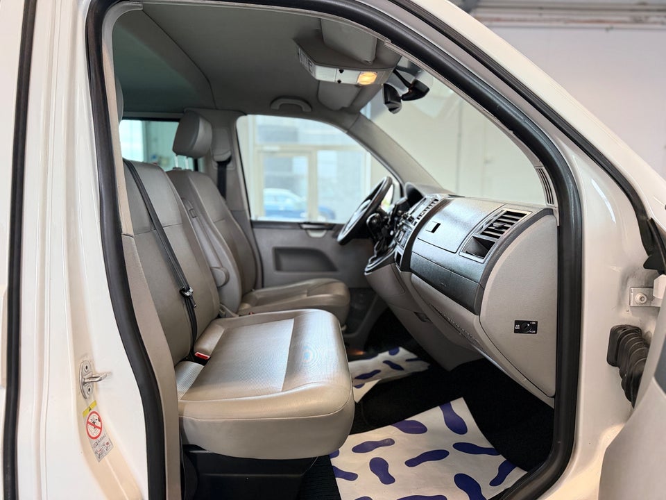 VW Caravelle 2,0 TDi 140 Comfortline DSG lang 4d