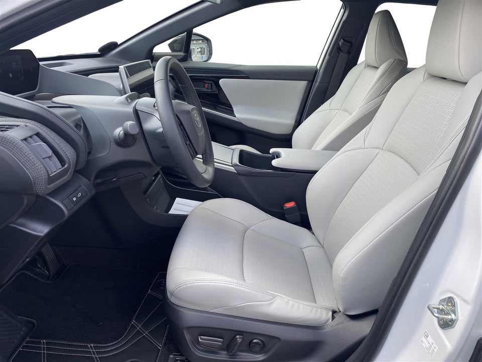 Toyota bZ4X Executive 5d