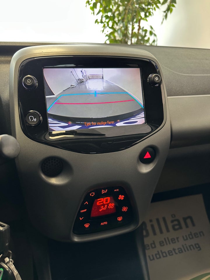 Toyota Aygo 1,0 VVT-i x-play 5d