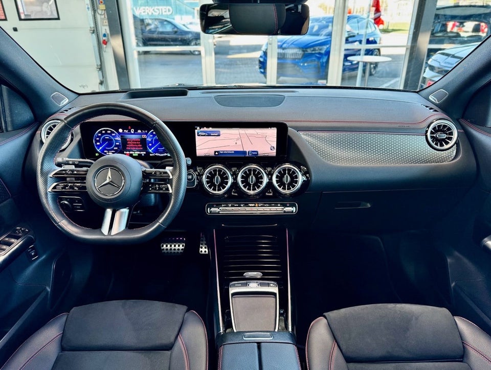 Mercedes EQA300 AMG Line 4Matic 5d