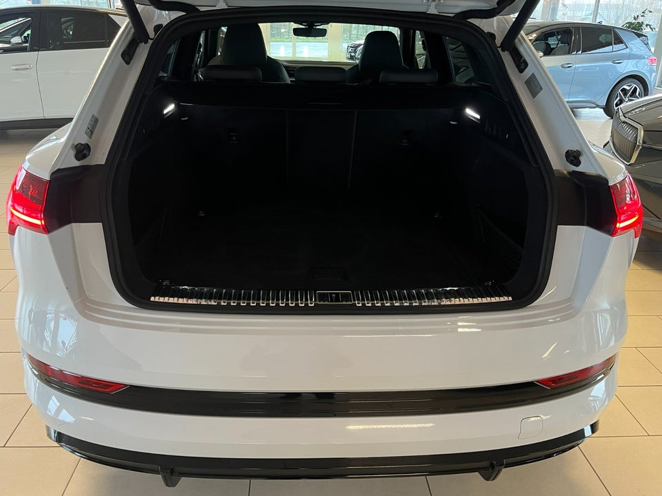 Audi e-tron 55 S-line quattro 5d