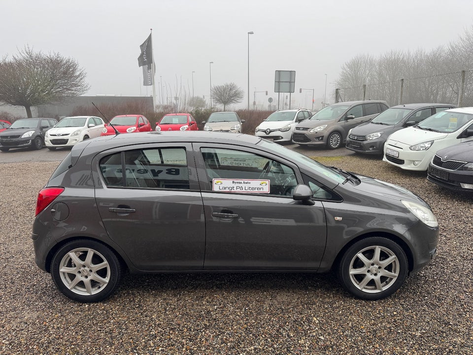 Opel Corsa 1,4 16V Cosmo 5d