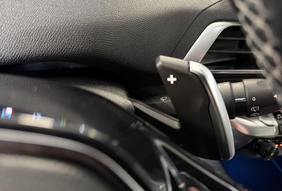 Peugeot 3008 1,6 Hybrid Allure Limited EAT8 5d