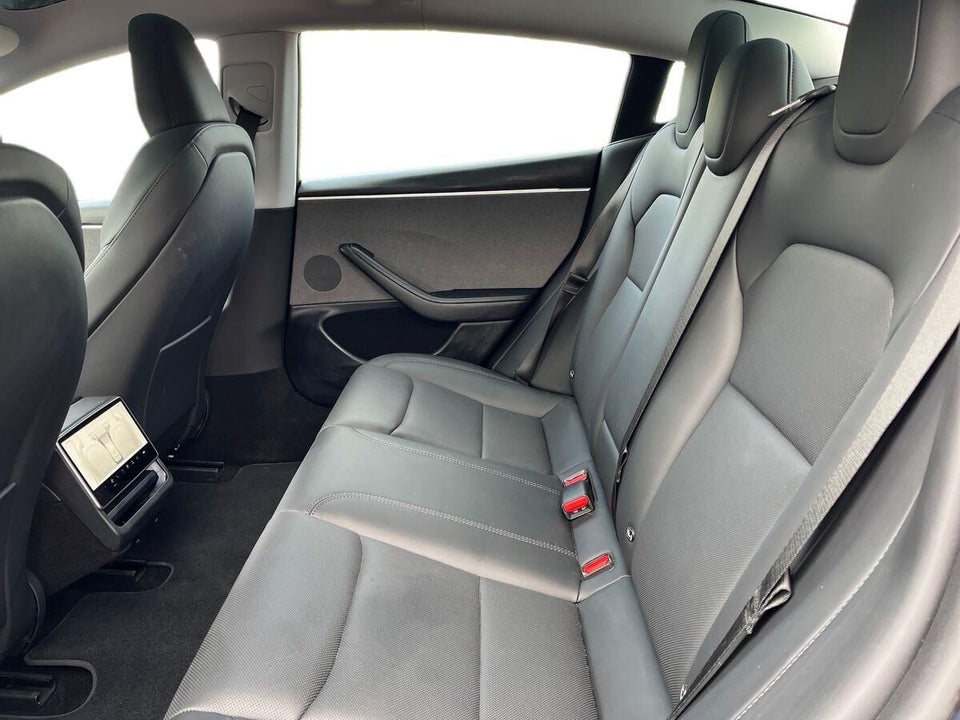 Tesla Model 3 RWD 4d