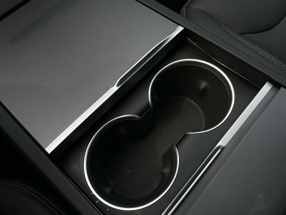 Tesla Model 3 RWD 4d