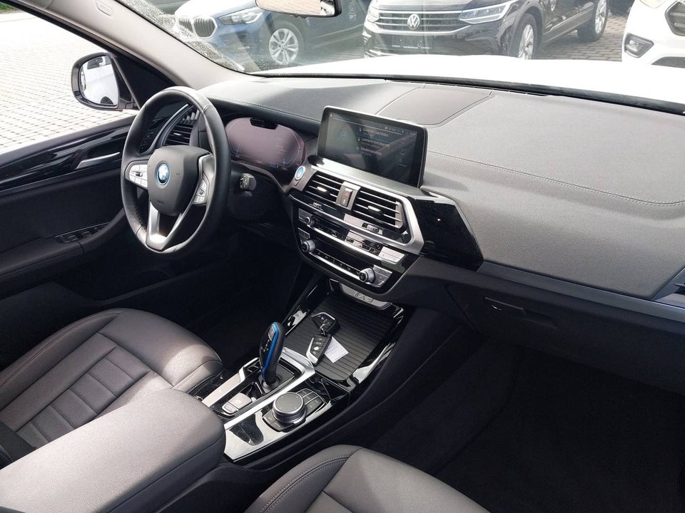 BMW iX3 Charged 5d