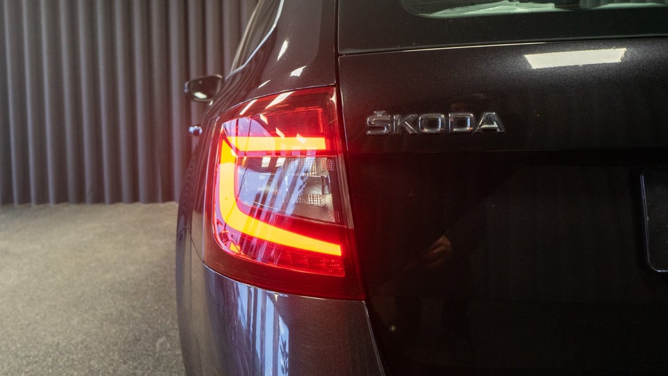 Skoda Octavia 1,6 TDi 115 Style Combi DSG 5d