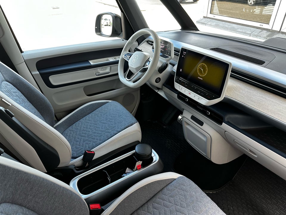 VW ID.Buzz 77 Pro SWB 5d