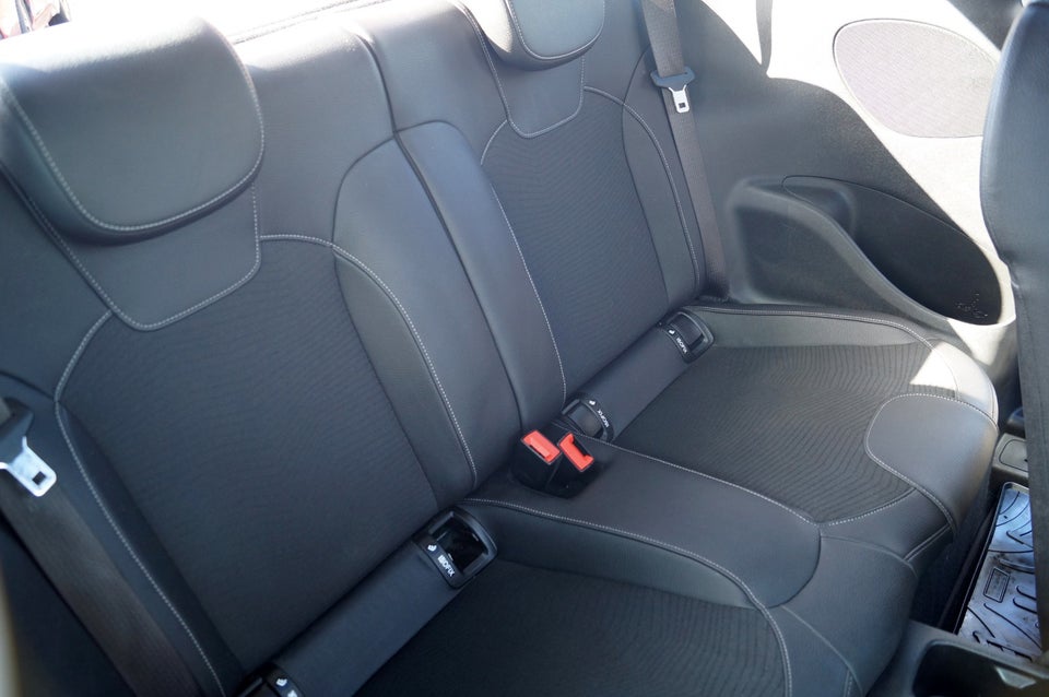 Opel Adam 1,0 T 90 Glam 3d